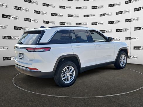 Certified 2025 Jeep Grand Cherokee Laredo X w/ Luxury Tech Group I AWD/4WD image 6