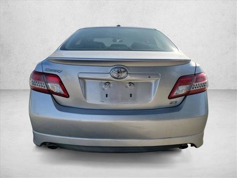 Used 2010 Toyota Camry SE image 6