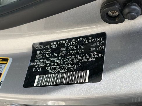 Used 2025 Hyundai Venue SEL FWD image 13