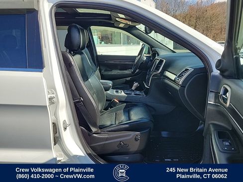 Used 2017 Jeep Grand Cherokee Limited w/ Luxury Group II AWD/4WD image 19