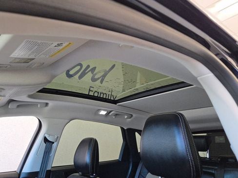 Used 2021 Ford Escape Titanium w/ Titanium Elite Package AWD/4WD image 23