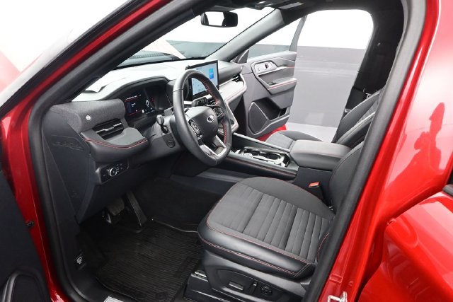 Used 2025 Ford Explorer ST-Line w/ Premium Package RWD image 6