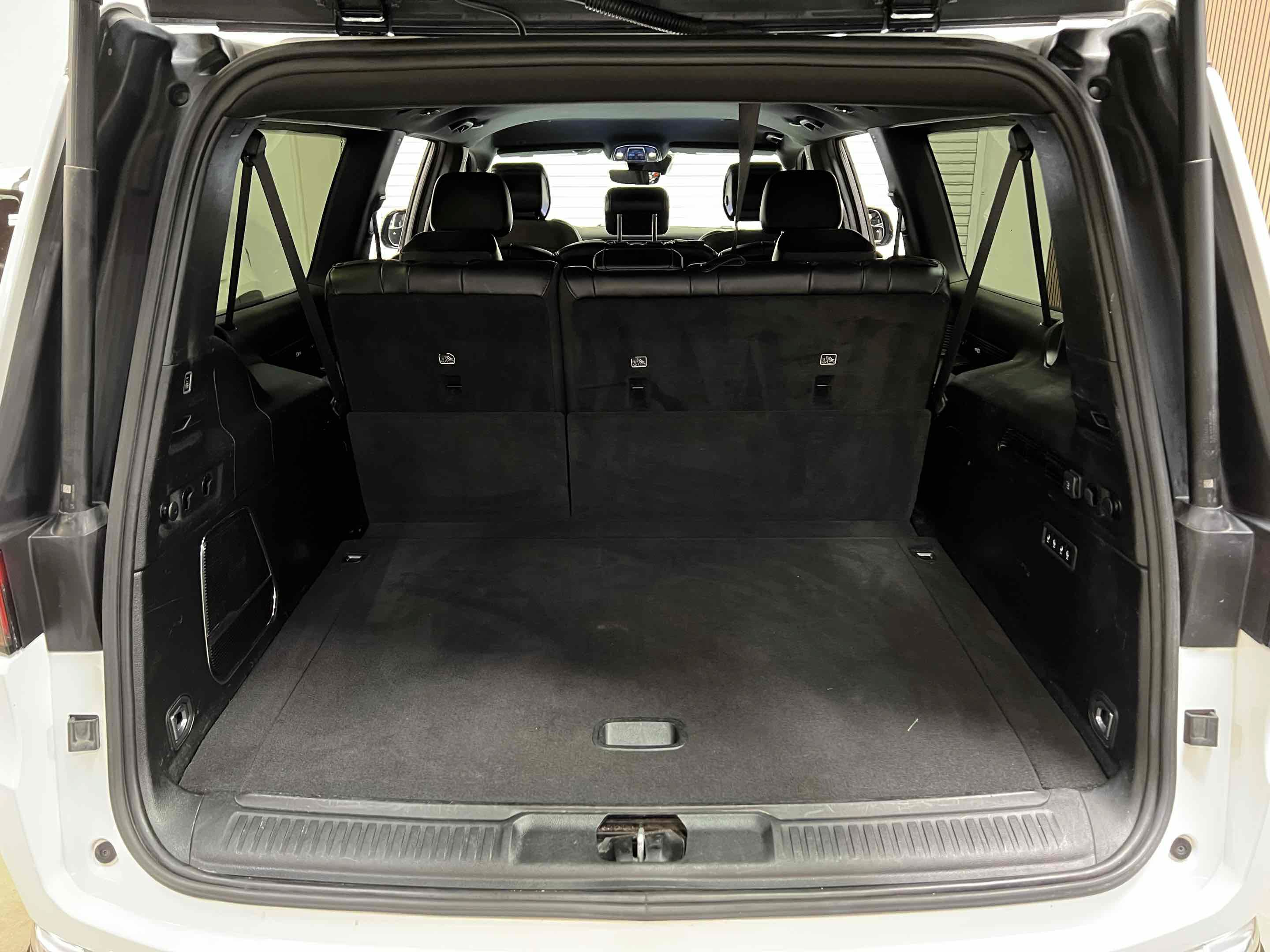 Used 2024 Jeep Wagoneer L Series II AWD/4WD image 45