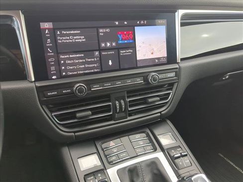 Used 2020 Porsche Macan S image 13