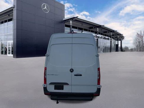 Used 2024 Mercedes-Benz eSprinter 170 Cargo image 8