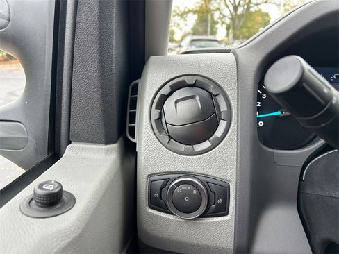 Used 2024 Ford E-450 and Econoline 450 Super Duty w/ Driver's Safety Package image 16