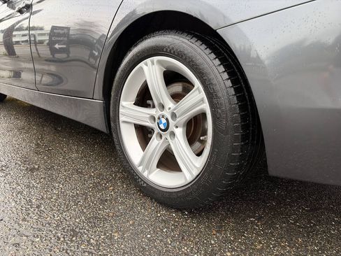 Used 2014 BMW 320i Sedan RWD image 4