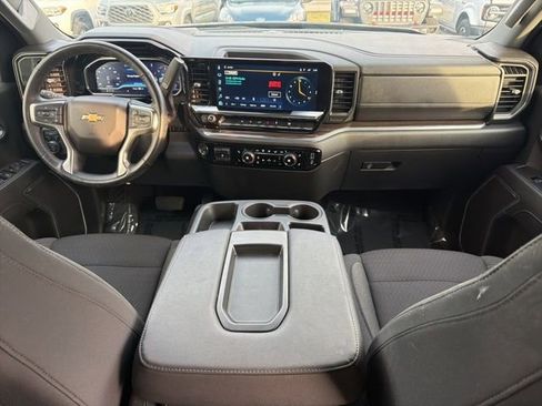 Used 2025 Chevrolet Silverado 1500 LT AWD/4WD image 3