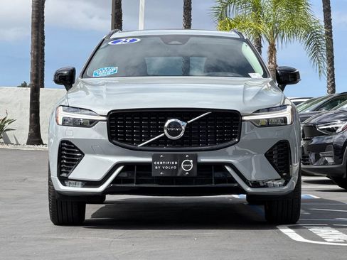 Certified 2025 Volvo XC60 B5 Core image 8