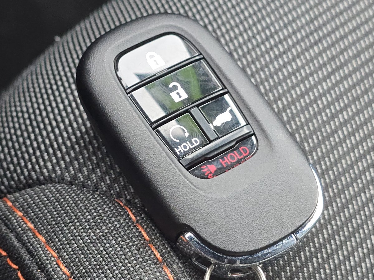 Used 2025 Honda Pilot Sport image 33