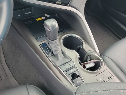 Certified 2022 Toyota Camry XSE FWD image 28