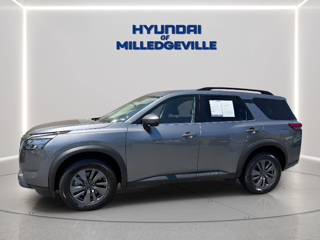 Used 2024 Nissan Pathfinder SV FWD image 3