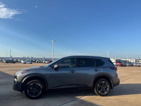 Used 2024 Nissan Rogue SV w/ SV Premium Package FWD image 11