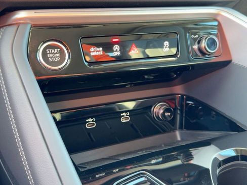 New 2025 Audi Q5 Premium Plus image 25