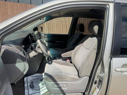 Used 2005 Toyota Sienna LE FWD image 10