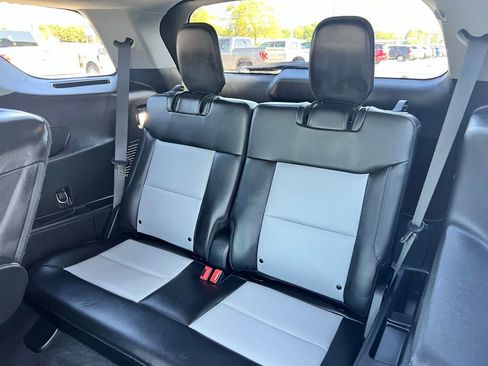 Used 2022 Ford Explorer XLT w/ Equipment Group 202A image 27