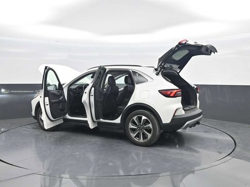 Certified 2023 Ford Escape Platinum w/ Class II Trailer Tow Package AWD/4WD image 42