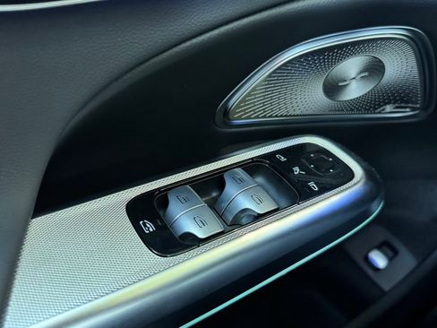 Used 2025 Mercedes-Benz E 350 Sedan image 21