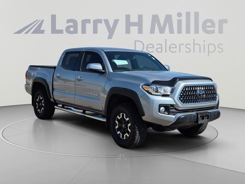 Used 2019 Toyota Tacoma TRD Off-Road AWD/4WD image 7