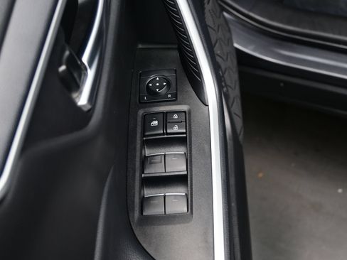 Used 2025 Toyota RAV4 XLE AWD/4WD image 10
