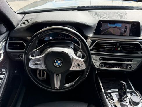 Used 2022 BMW 740i w/ M Sport Package image 13