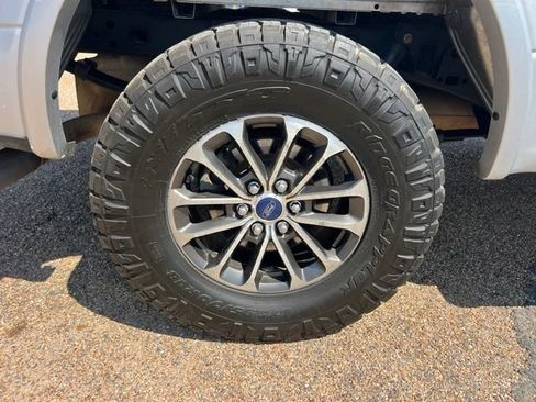 Used 2018 Ford F150 XLT w/ Equipment Group 302A Luxury AWD/4WD image 8