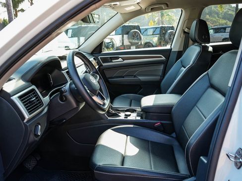Used 2023 Volkswagen Atlas SE AWD/4WD image 17