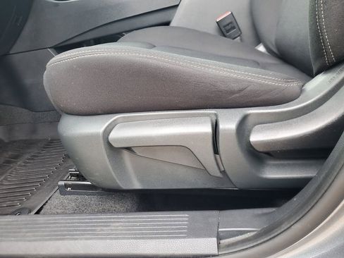 Used 2023 Nissan Rogue S FWD image 12