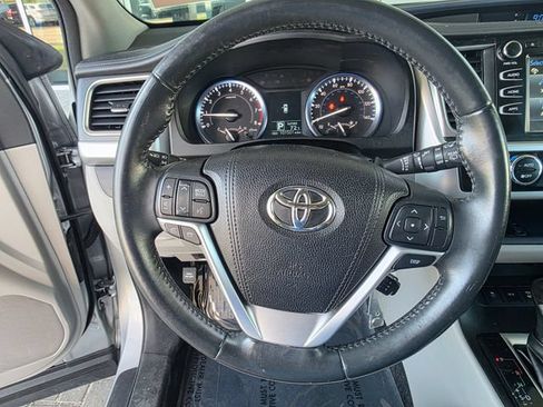 Used 2016 Toyota Highlander Plus AWD/4WD image 26