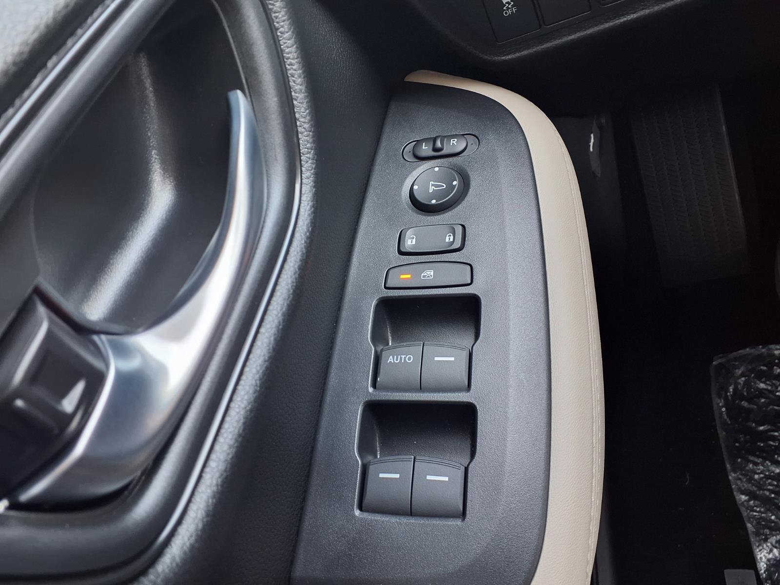 Certified 2027 Honda HR-V LX image 11