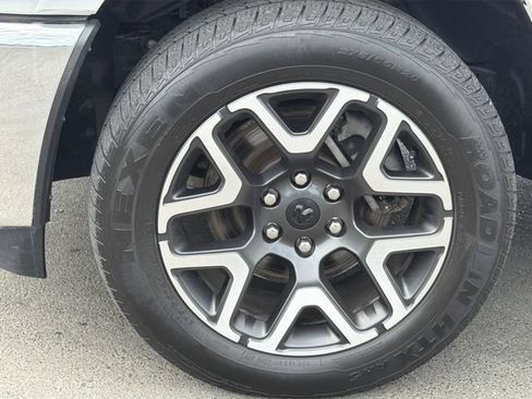 Used 2025 RAM 1500 Laramie AWD/4WD image 17