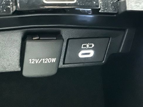 Used 2023 Toyota Corolla SE image 13