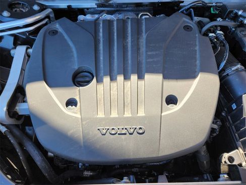 Used 2025 Volvo XC90 B5 Plus w/ Protection Package Premier image 25