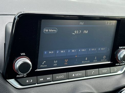 Used 2024 Nissan Sentra S FWD image 18