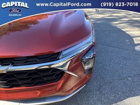 Used 2024 Chevrolet Trax LT image 11