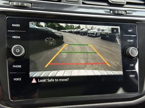 Certified 2024 Volkswagen Tiguan SE w/ Panoramic Sunroof Package image 13