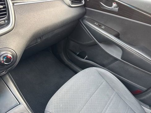 Used 2020 Kia Sorento FWD V6 image 20