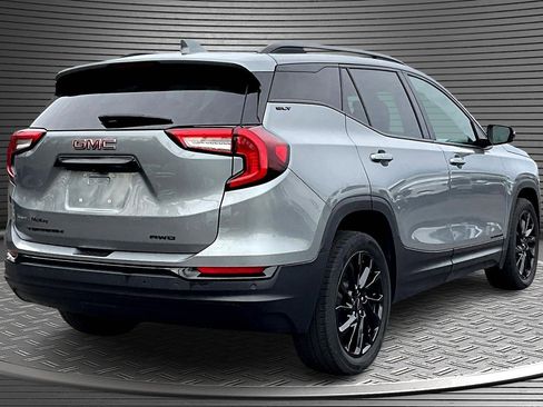 Used 2023 GMC Terrain SLT w/ Tech Package image 6