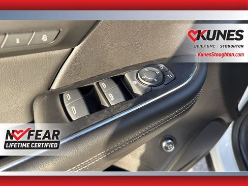 Used 2023 Buick Envision Essence image 21