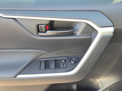 Certified 2025 Toyota RAV4 LE FWD image 17