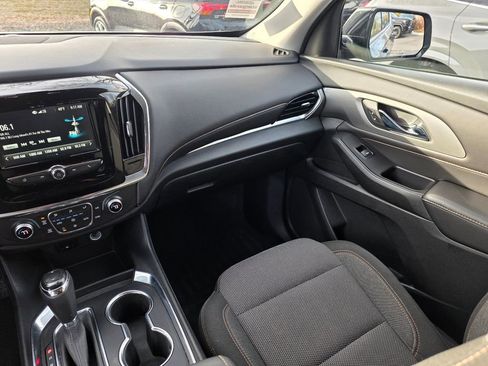 Used 2019 Chevrolet Traverse LS image 17