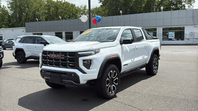 Used 2025 GMC Canyon AT4 w/ Nightfall Edition AWD/4WD image 3