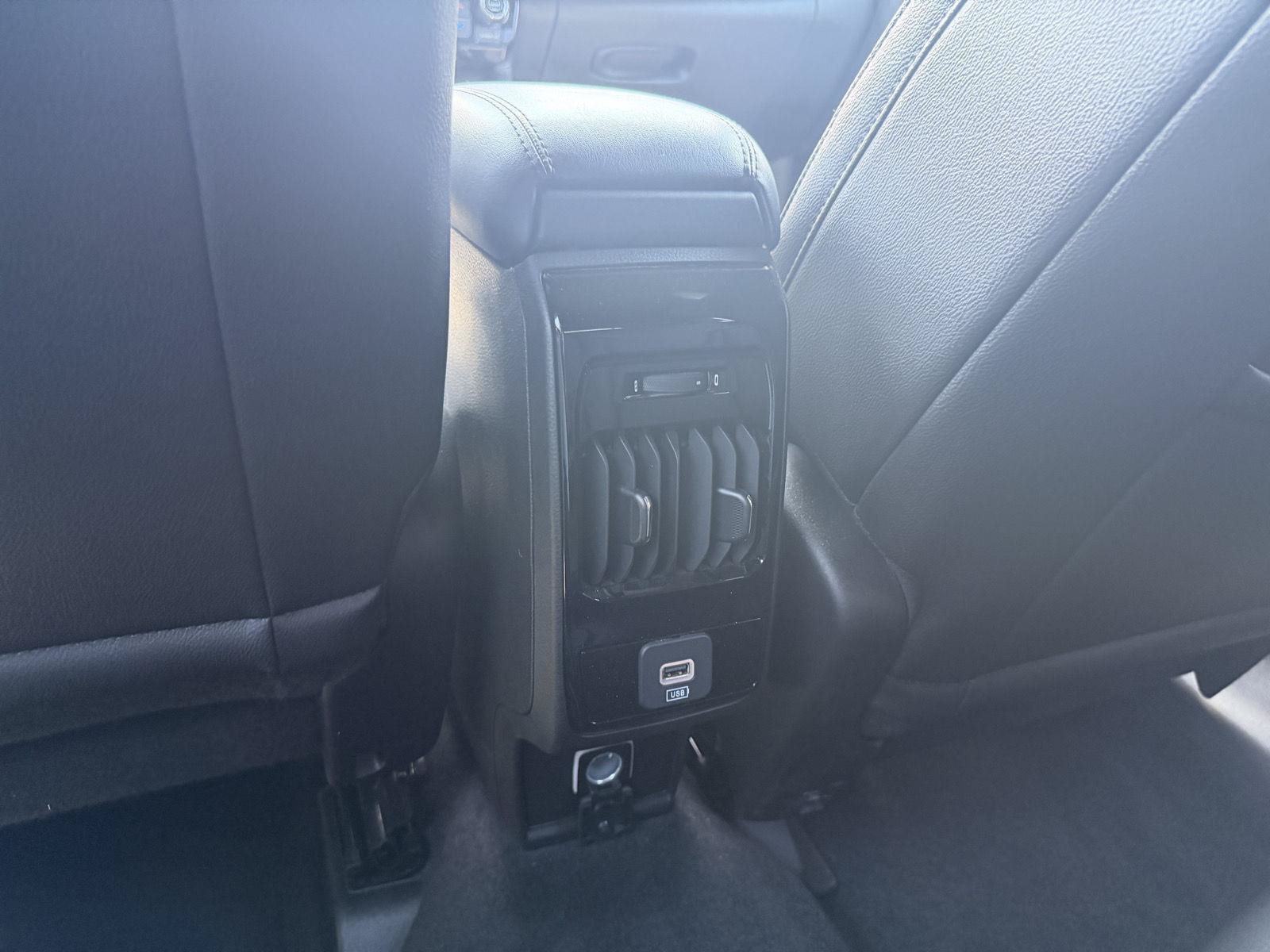 Certified 2025 Jeep Compass Limited AWD/4WD image 9