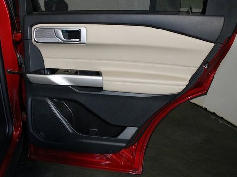 Used 2023 Ford Explorer Limited image 35