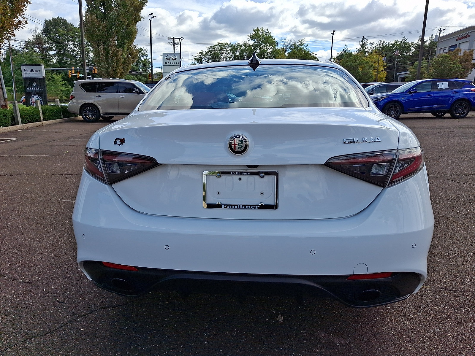 Used 2024 Alfa Romeo Giulia Veloce AWD/4WD image 5