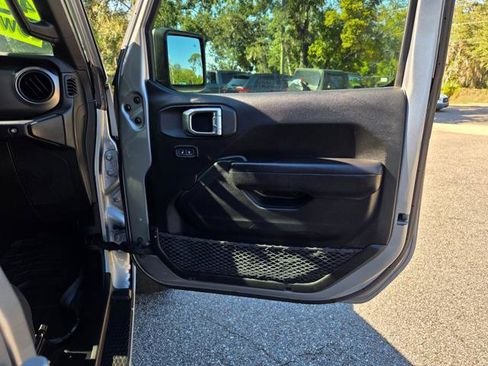 Used 2020 Jeep Gladiator Sport w/ Quick Order Package 24S image 30