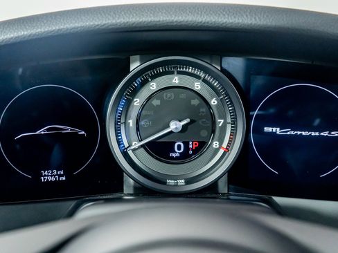 Used 2020 Porsche 911 Carrera 4S w/ Sport Package image 40