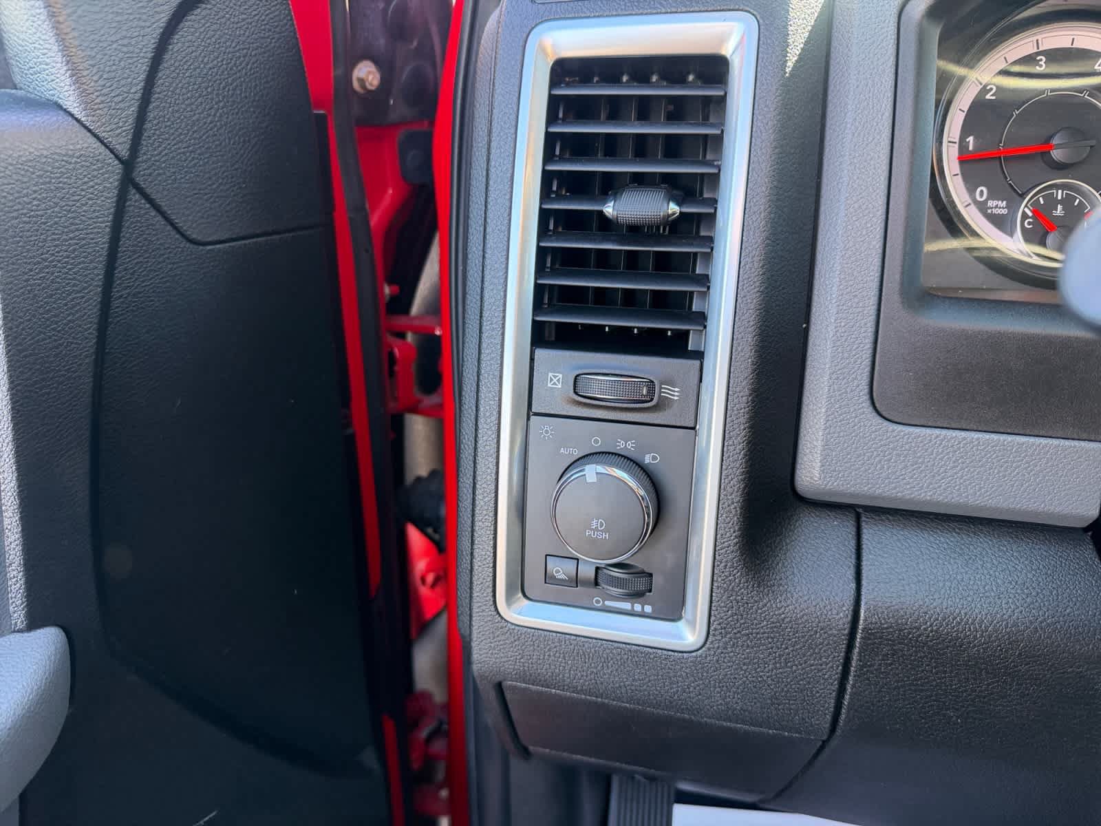 Used 2019 RAM 1500 Warlock AWD/4WD image 33