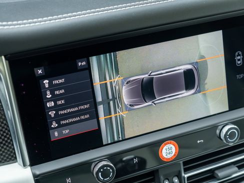 Certified 2022 Porsche Macan S AWD/4WD image 38