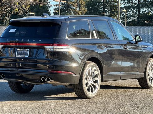 New 2026 Lincoln Aviator AWD w/ Jet Appearance Package image 5